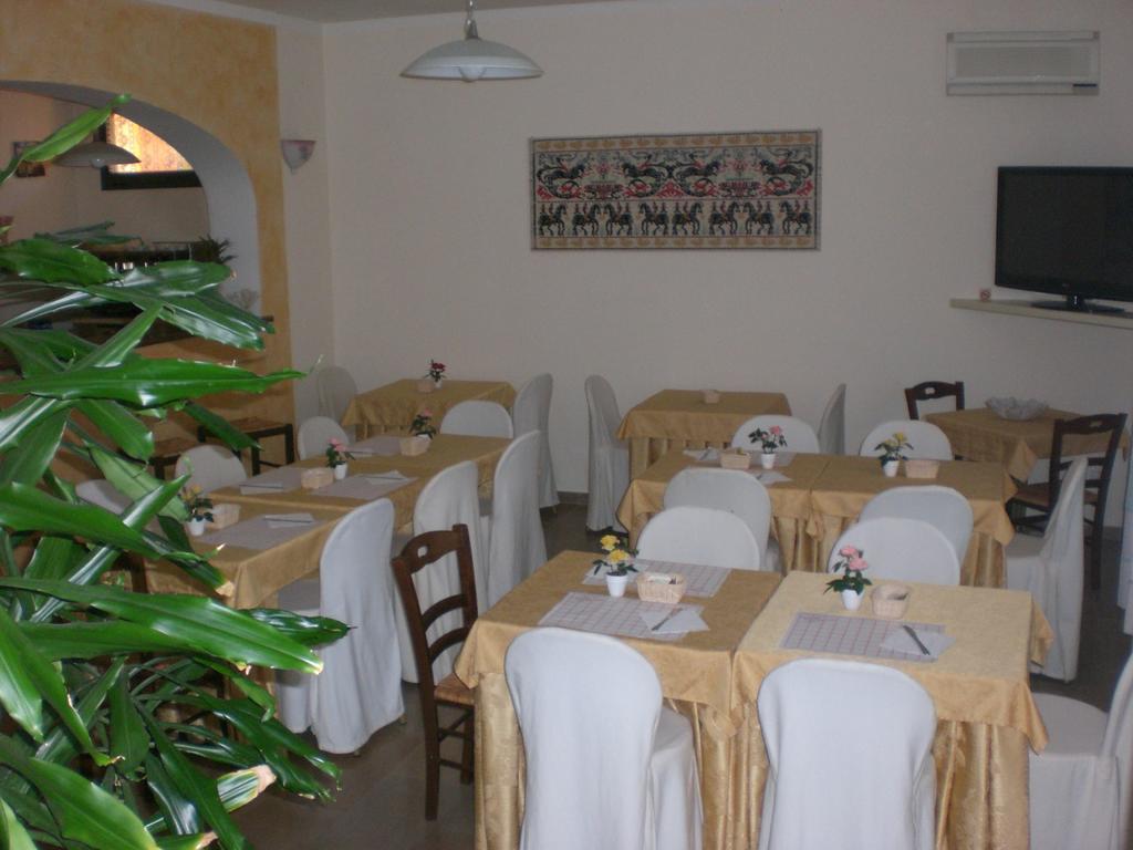 Hotel Maxim Olbia Exterior photo