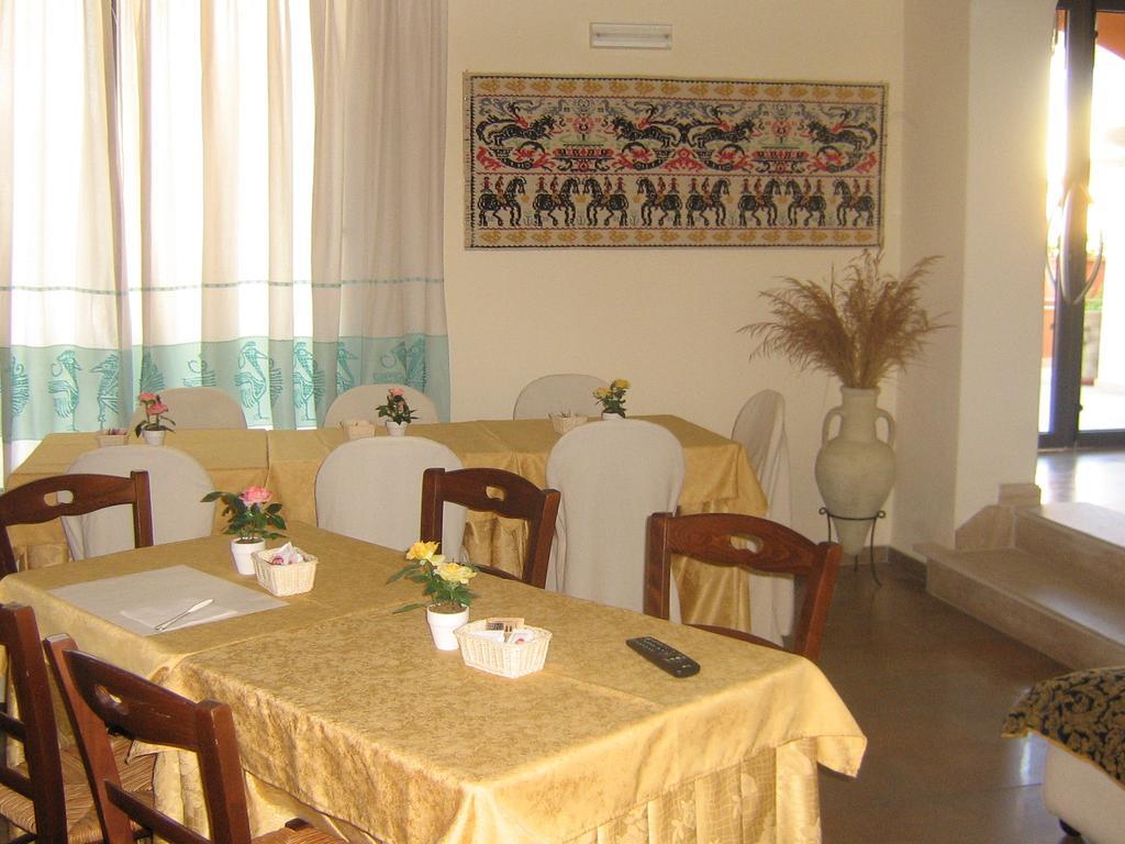Hotel Maxim Olbia Exterior photo